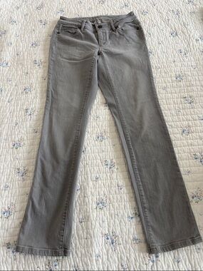 Loft Curvy Straight Classic Gray Women’s Jeans - size 0 petite